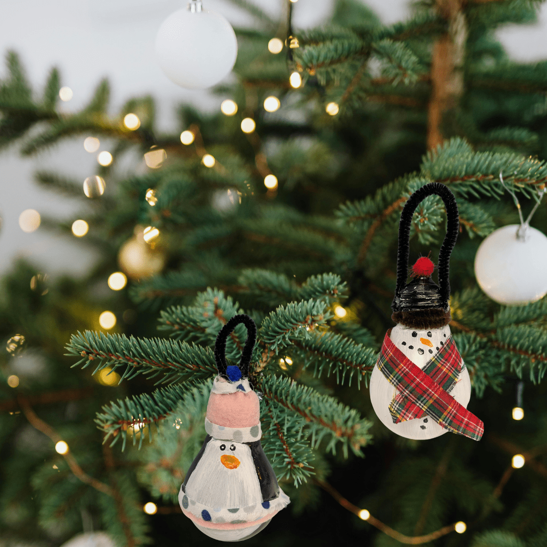 Crafty Holiday: Lightbulb Ornaments